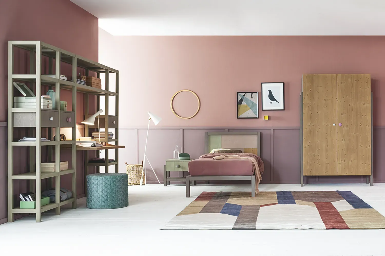 Cameretta Urban Time Cromo Callesella con libreria a ponte, letto singolo e armadio in legno naturale