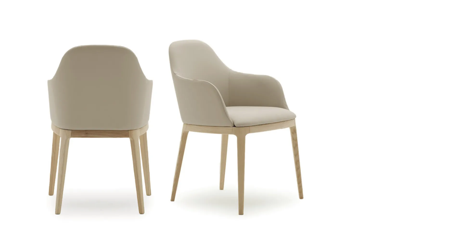 Poltroncina Anversa Devina Nais su fondo bianco