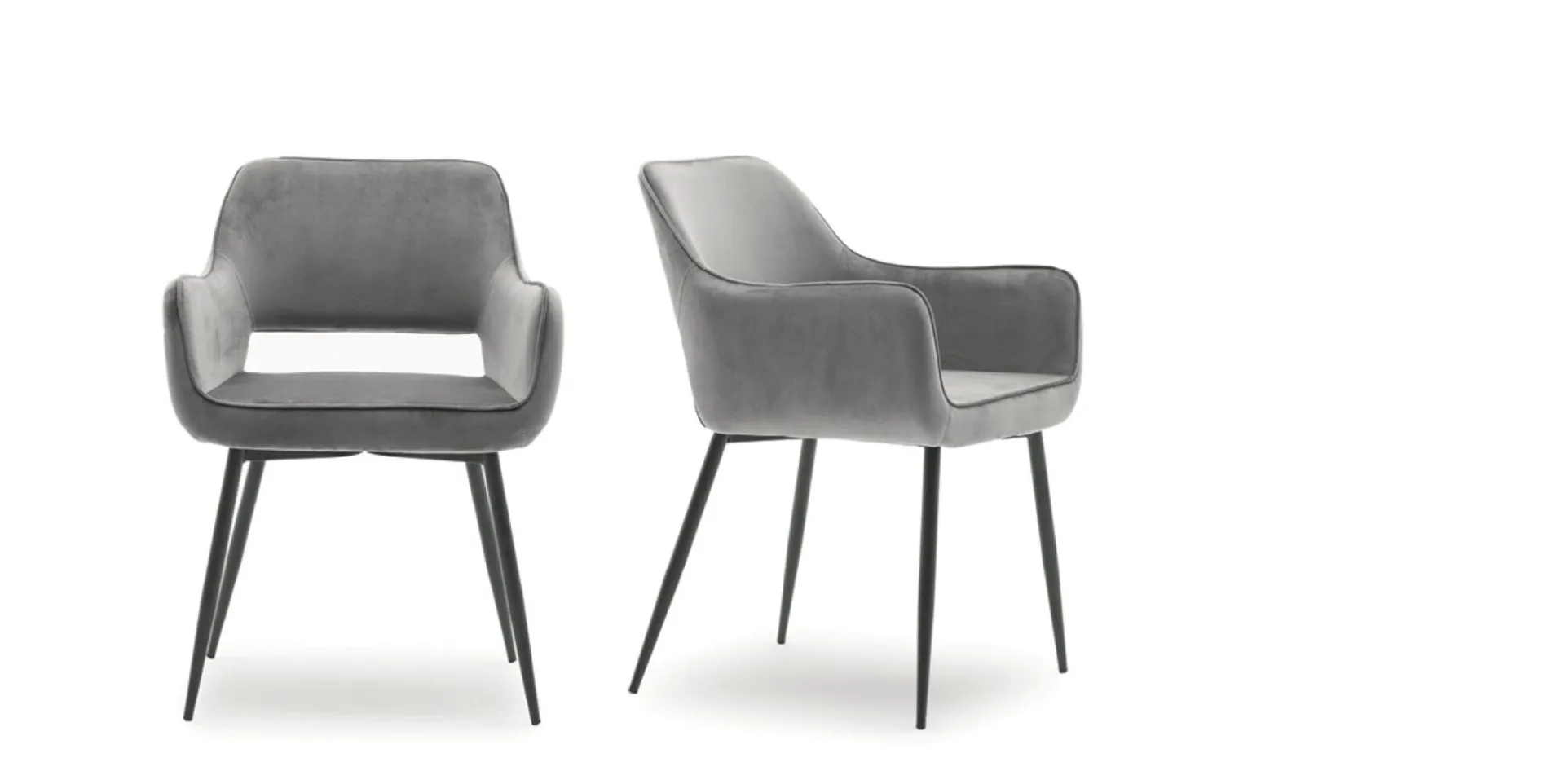 Poltroncina Road Devina Nais in velluto su fondo bianco