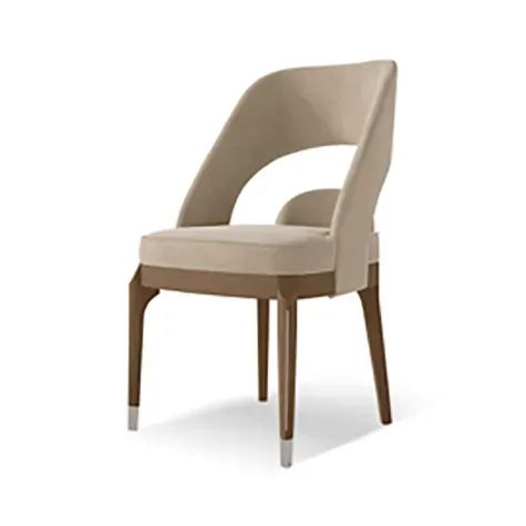 Sedia imbottita Icon Francesco Pasi beige con gambe in legno, foto scontornata