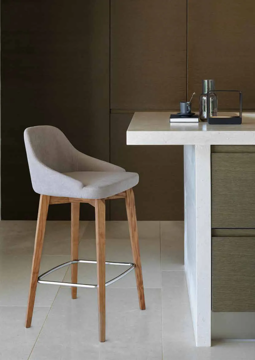 Sgabelli Nelson Friulsedie in tessuto taupe con gambe in frassino royal oak