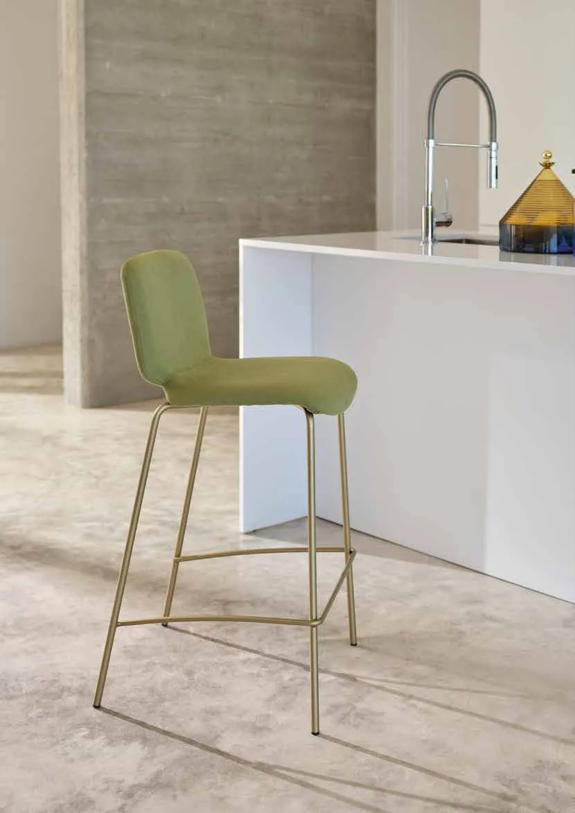Sgabello Samir Friulsedie in econabuk verde kiwi con gambe oro antico