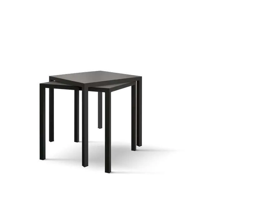 Tavolo bistrot Icon 2.4 Imba con base in metallo nero su fondo bianco