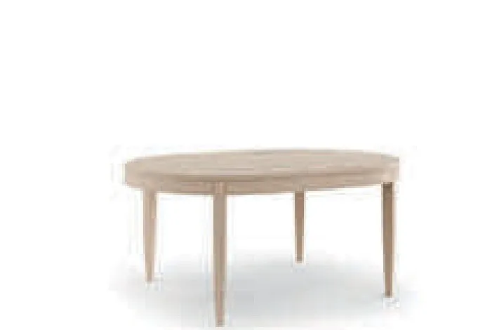 Tavolo ovale House Project Imba in legno chiaro con gambe affusolate, su fondo bianco