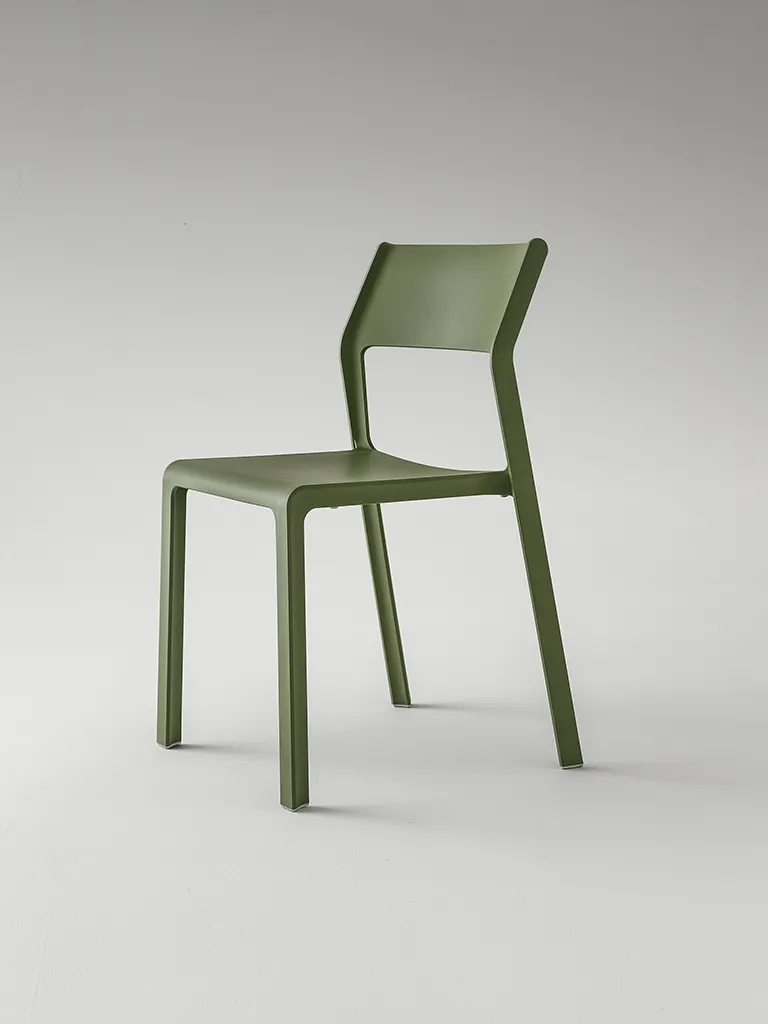 Sedia Trill La Primavera verde oliva con schienale sorretto dalle gambe