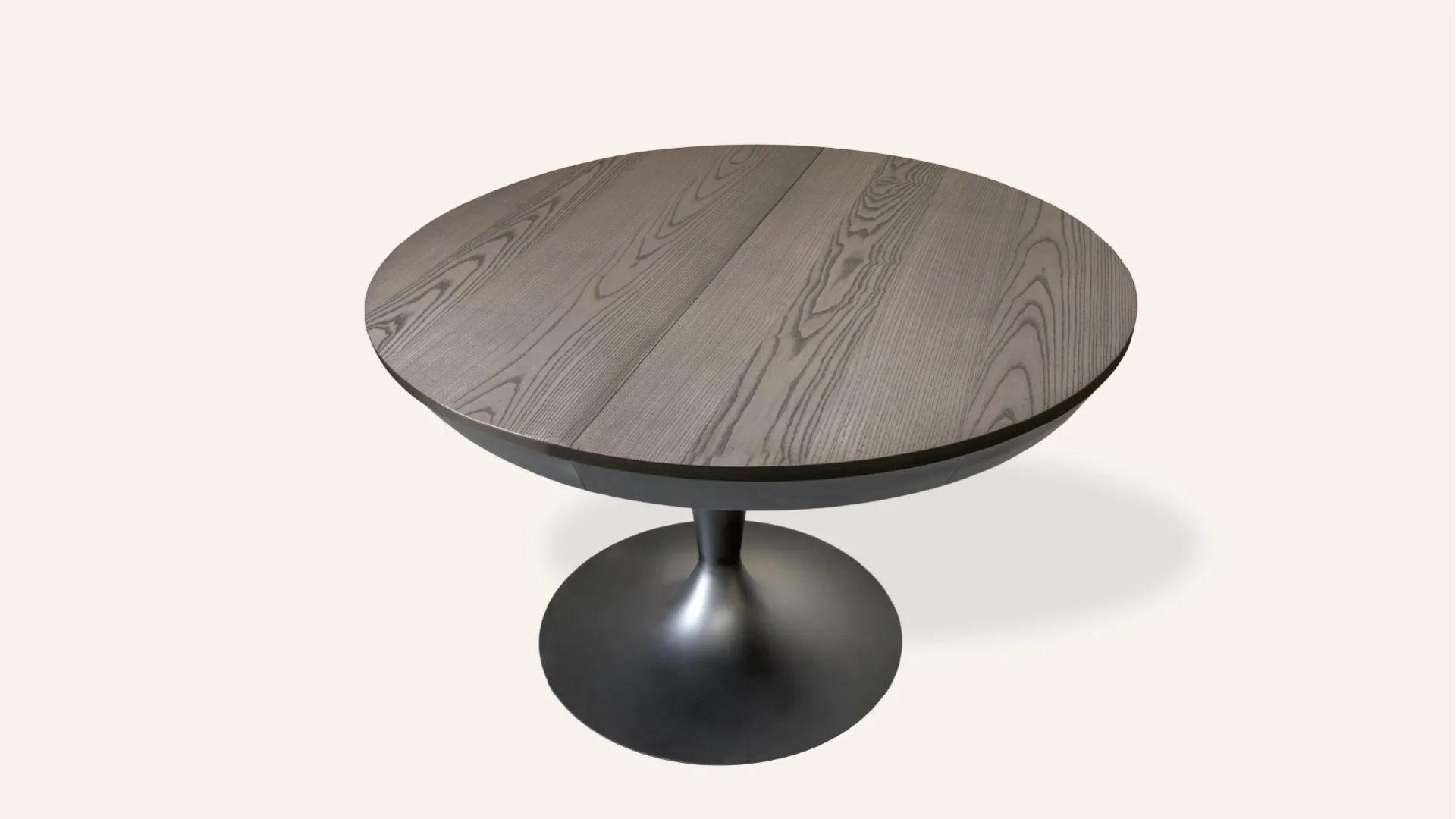 Tavolo rotondo Hollis Pizzolato con piano in legno grigio e base centrale nera