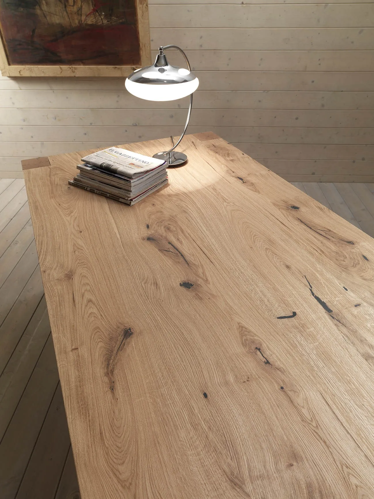 Piano in briccola del tavolo Venezia Pizzolato con i segni naturali del legno