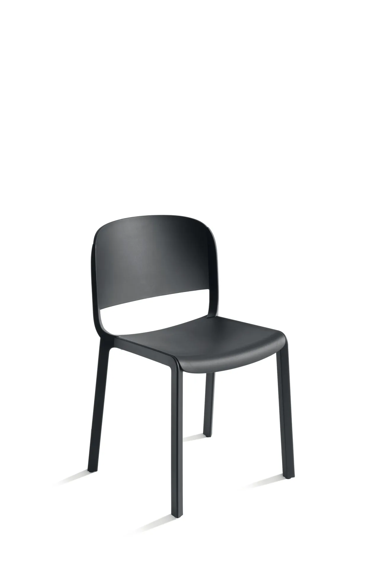 Sedia Dome 260 Scavolini nera con schienale pieno su fondo bianco