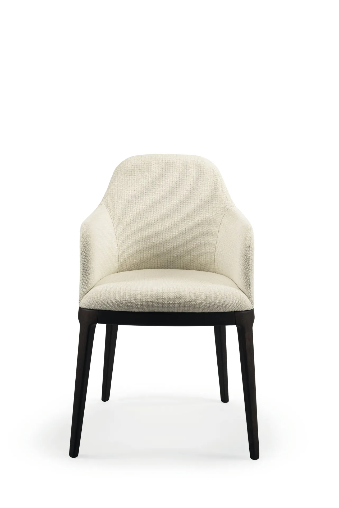 Poltroncina Egg Scavolini avorio vista di fronte con i braccioli