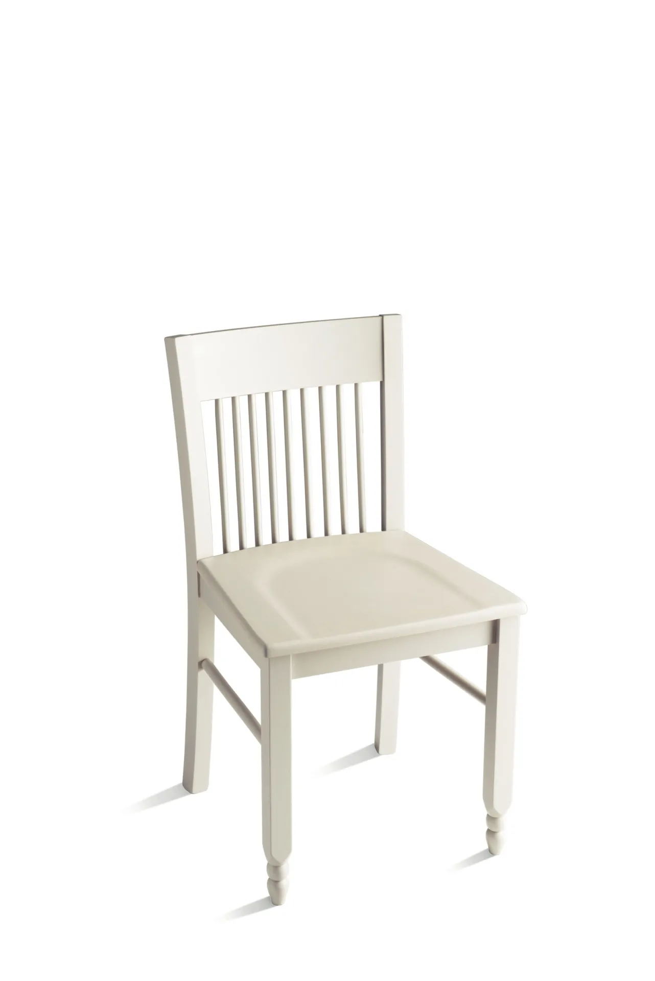 Sedia Gea Scavolini laccata bianca con seduta in legno su fondo bianco