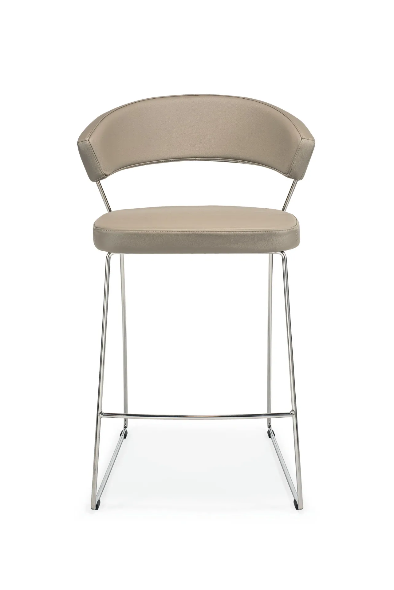 Sgabello Great Scavolini tortora con struttura cromata visto di fronte