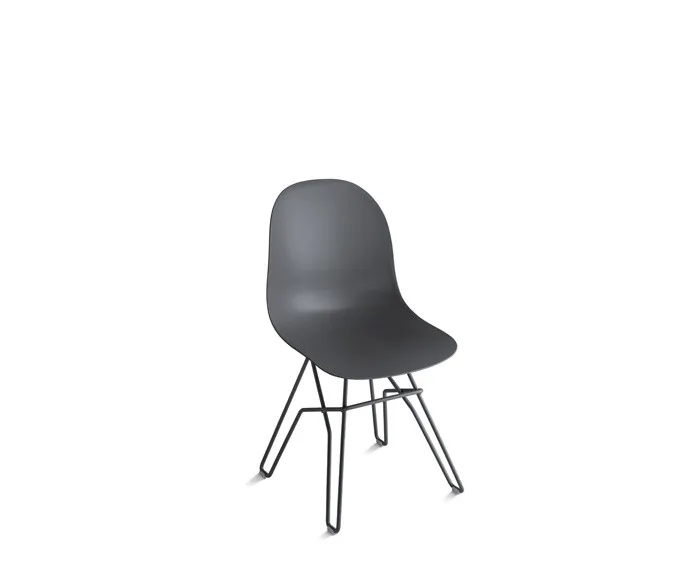 Sedia Hero Scavolini antracite con base in tondino intrecciato su fondo bianco