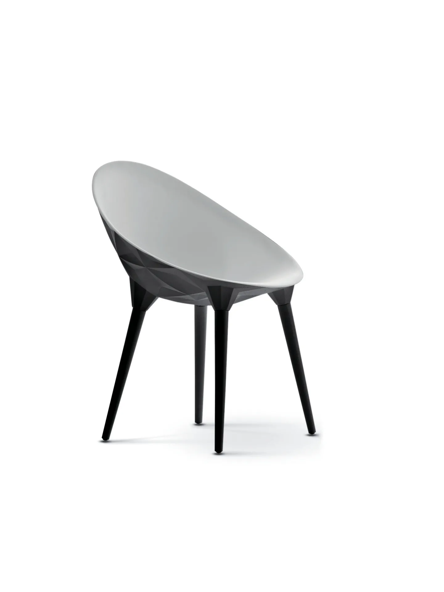 Sedia Rock Scavolini bianca con gambe nere su fondo bianco