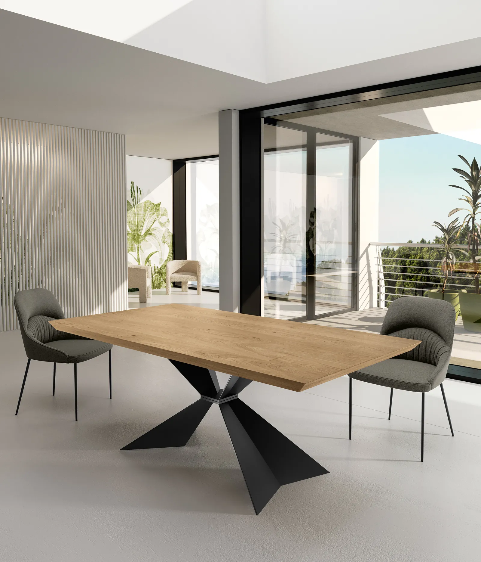 Tavolo Stark Stones in rovere naturale con base a V davanti a una vetrata