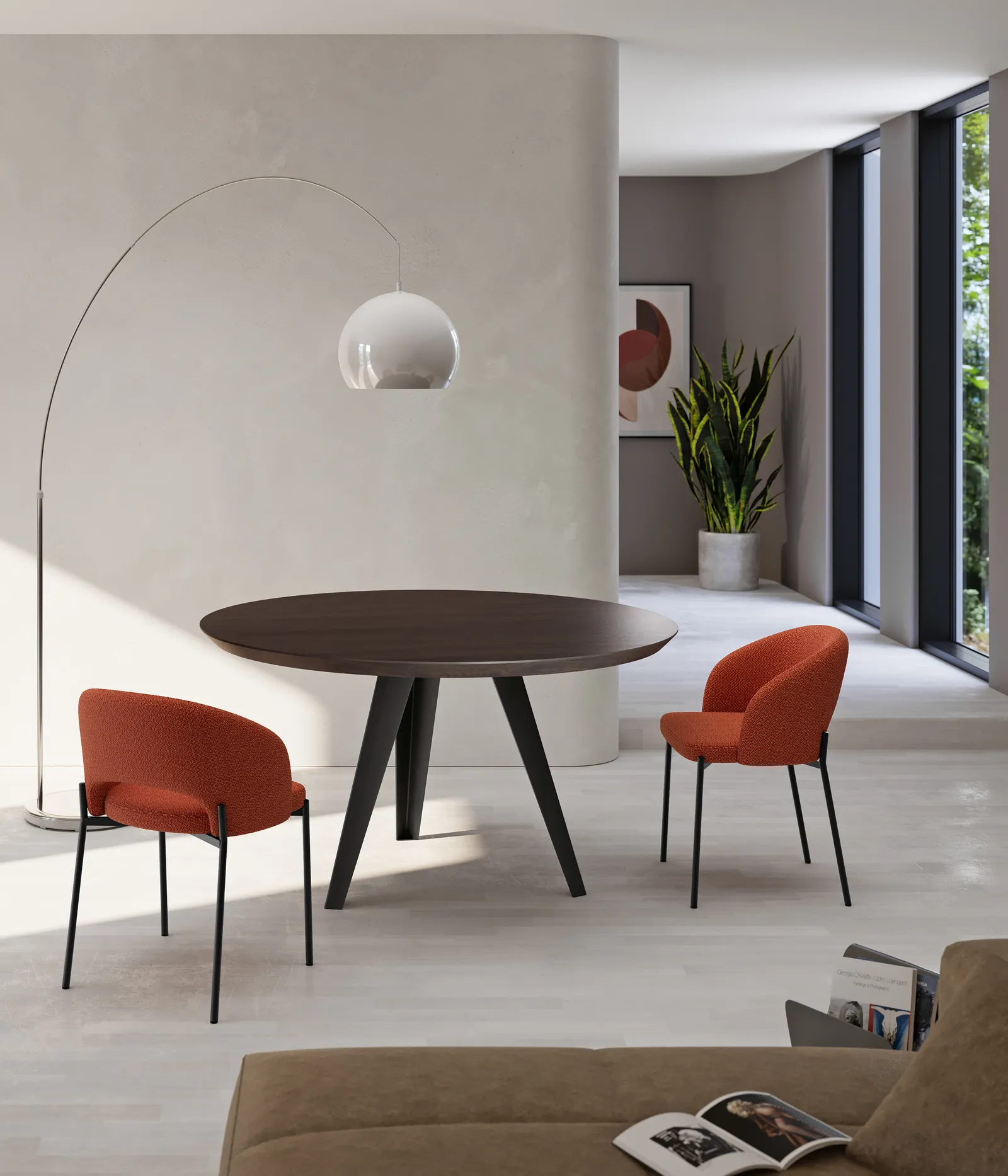 Tavolo rotondo Henry Stones in rovere termocotto con sedie arancio