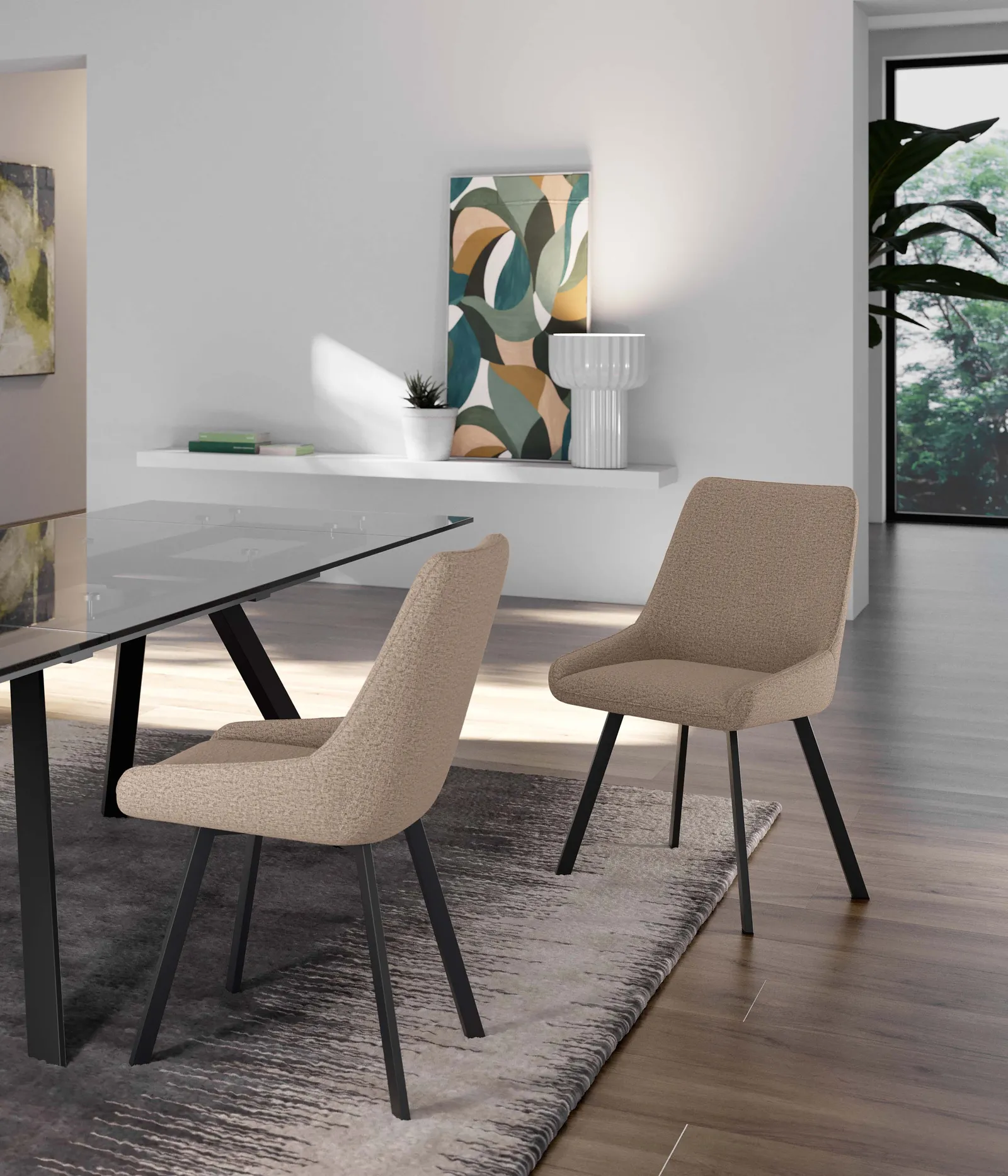 Sedie Fox Stones beige intorno a un tavolo scuro