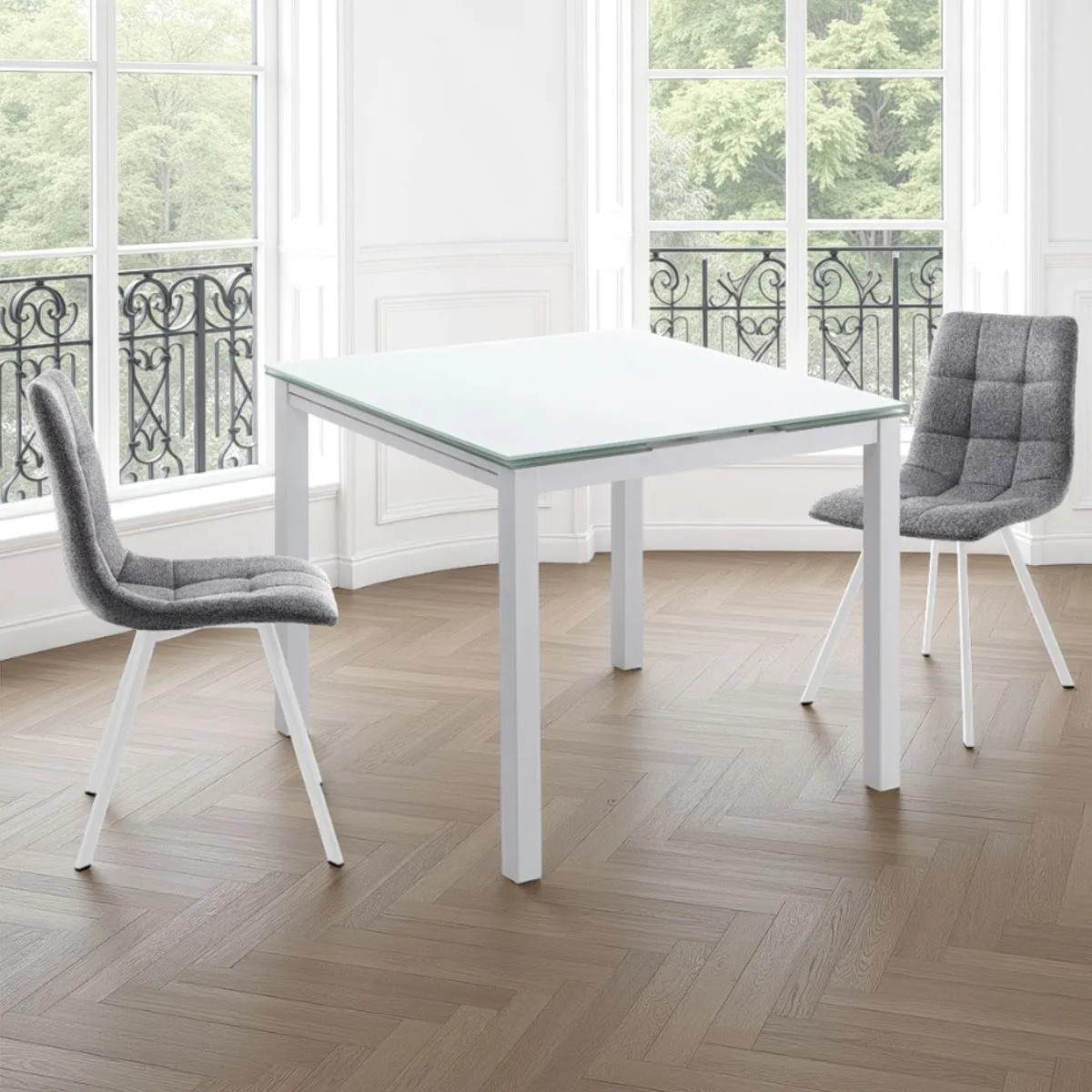 Tavolo New Daily Tomasucci quadrato in vetro bianco con sedie