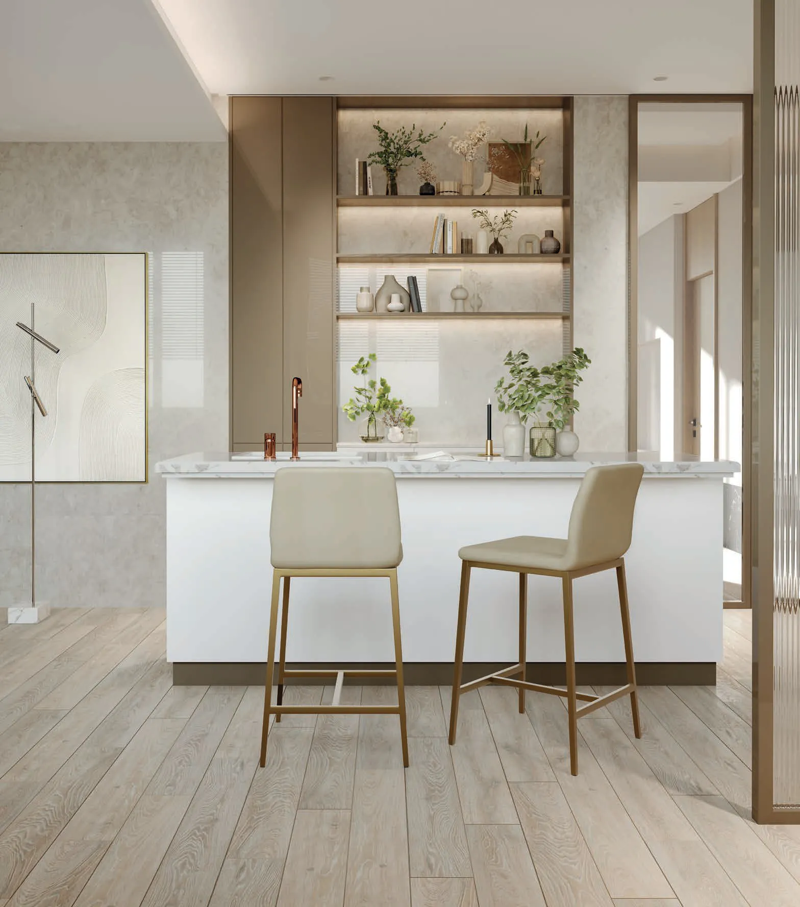 Sgabelli Grace Zamagna beige a un bancone bianco in una cucina in legno