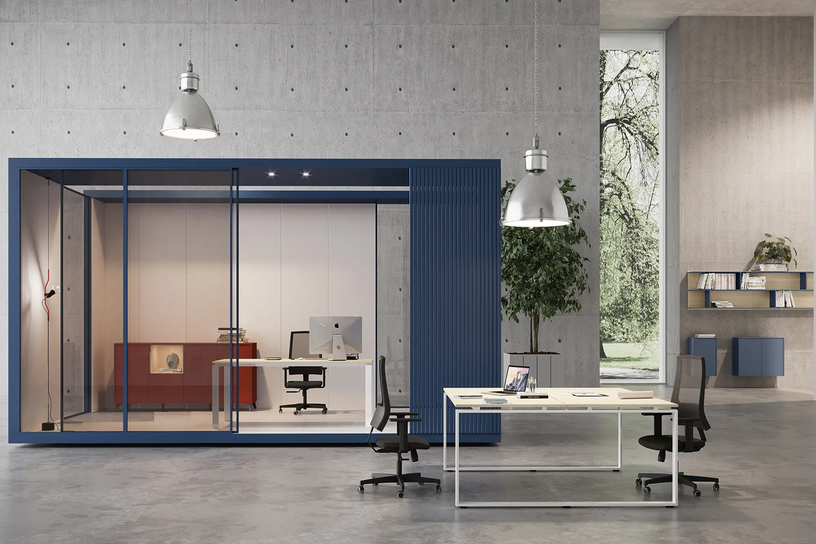 Tavolo LOFT Colombini Offic'è accanto a una saletta vetrata blu