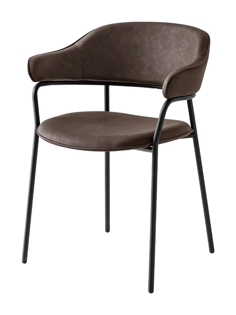 Sedia Signorina Connubia in similpelle marrone con struttura nera su fondo bianco