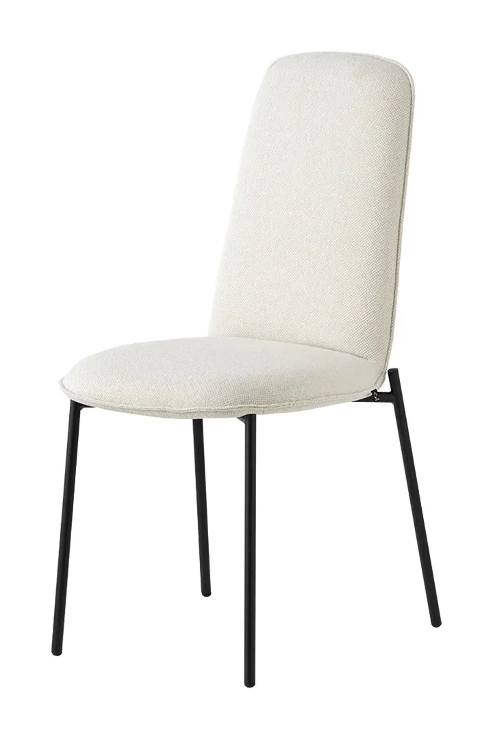 Sedia Riley Connubia in tessuto bianco con gambe nere su fondo bianco