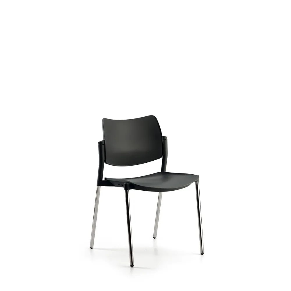 Sedia Yoko Compir con scocca in plastica nera e gambe cromate