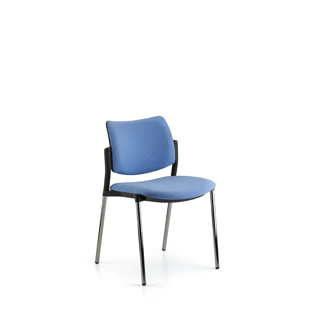 Sedia Yoko Compir con sedile e schienale imbottiti azzurri