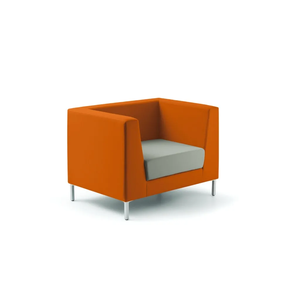 Poltrona Lola Compir arancione con cuscino grigio