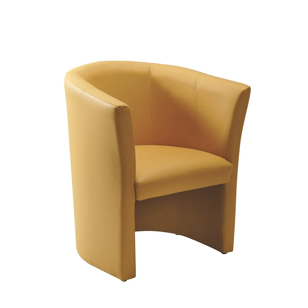 Poltroncina a pozzetto Maya Compir color senape per sala d'attesa