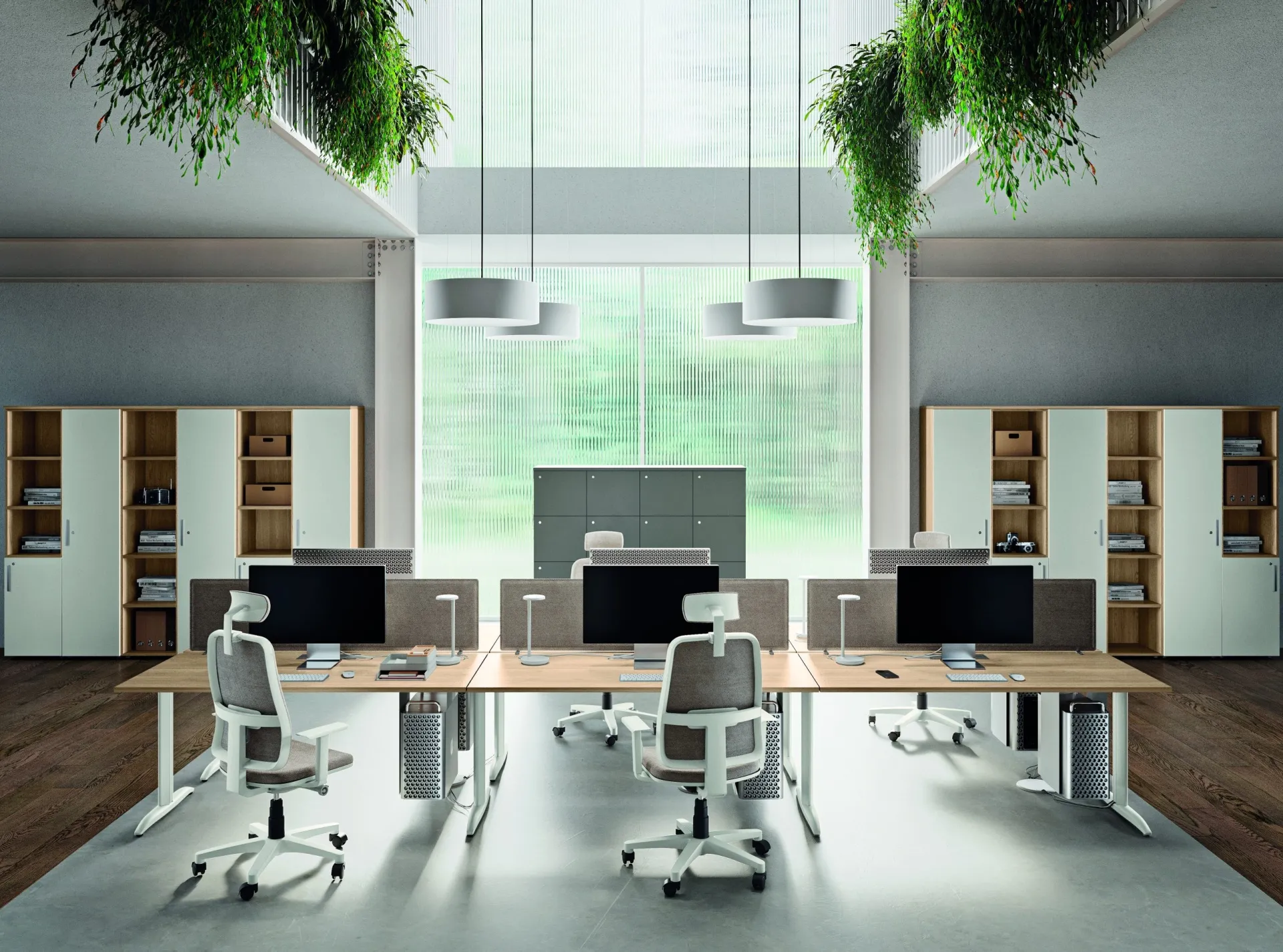 Bench Derby Compir con postazioni affiancate e armadi bianchi e legno