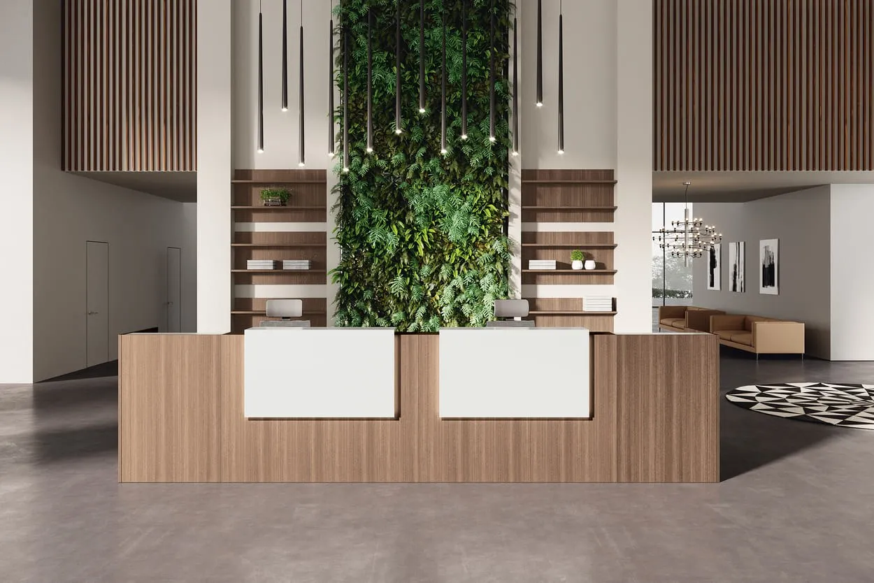 Banco reception Front Office Compir in legno con alzate bianche e parete verde
