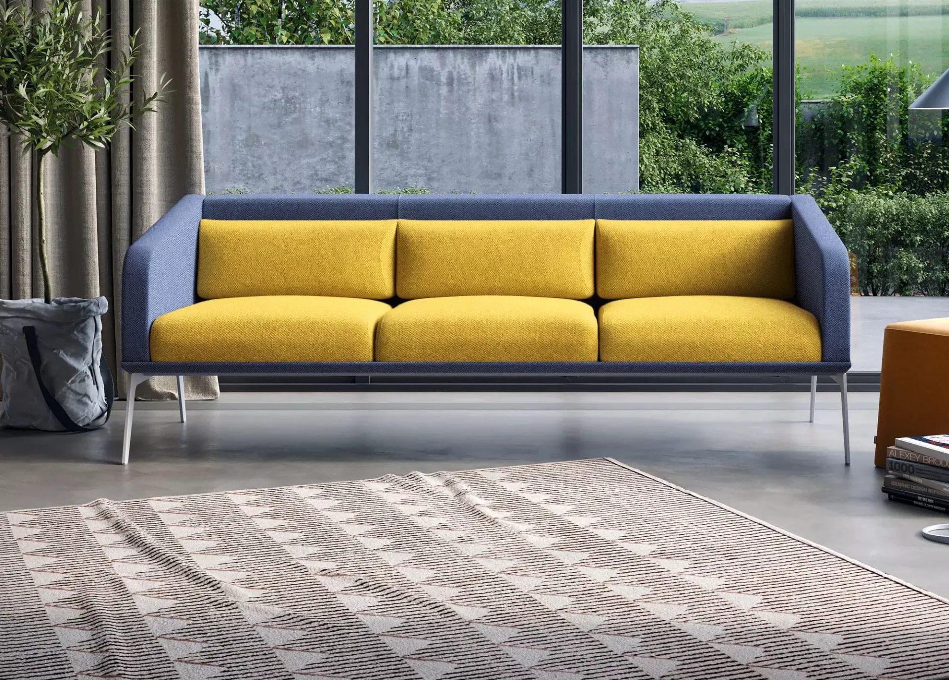 Divano Metro 15 Frezza giallo con struttura blu davanti a una vetrata