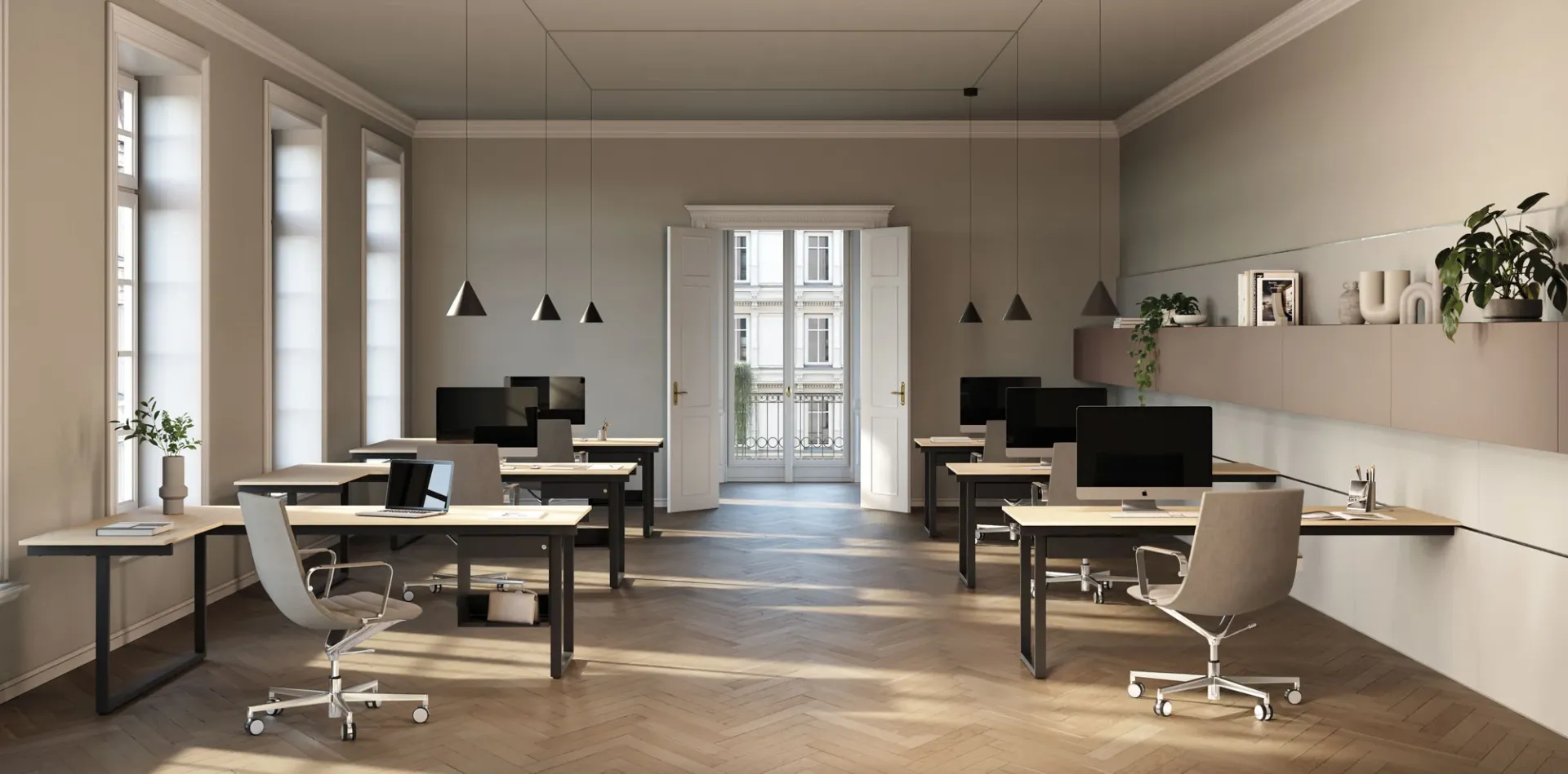 Fila di scrivanie Be.1 Frezza in una sala con parquet a spina di pesce