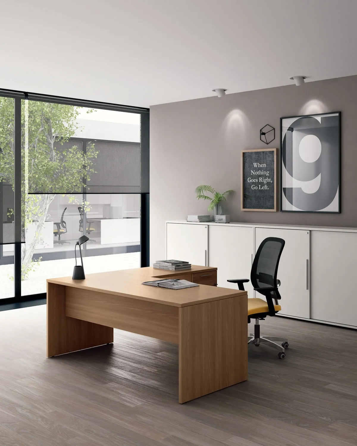 Scrivania Pop Panel Frezza in legno con sedia nera e mobili bianchi