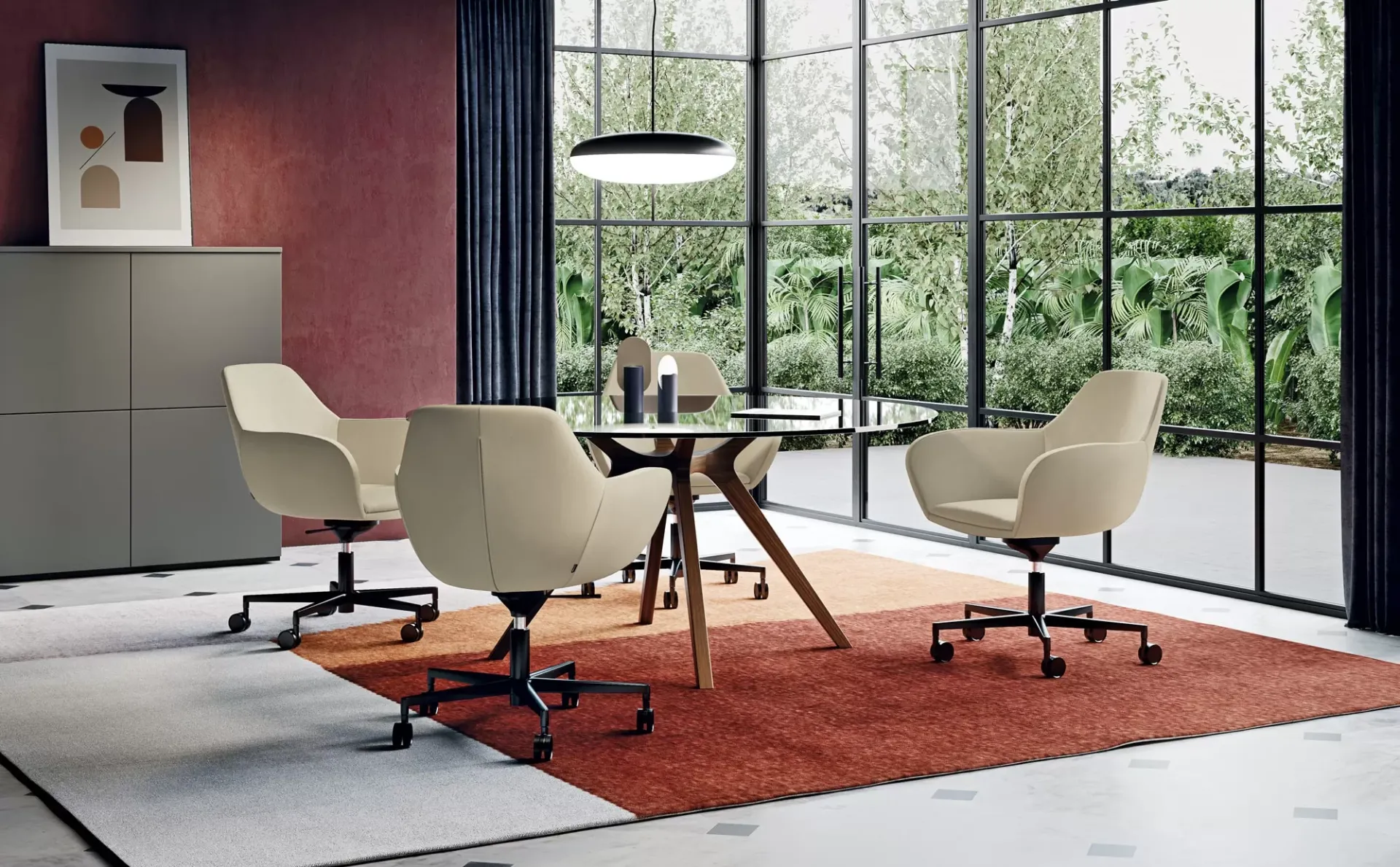 Poltroncine Skyline Frezza crema su ruote attorno a un tavolo su tappeto rosso