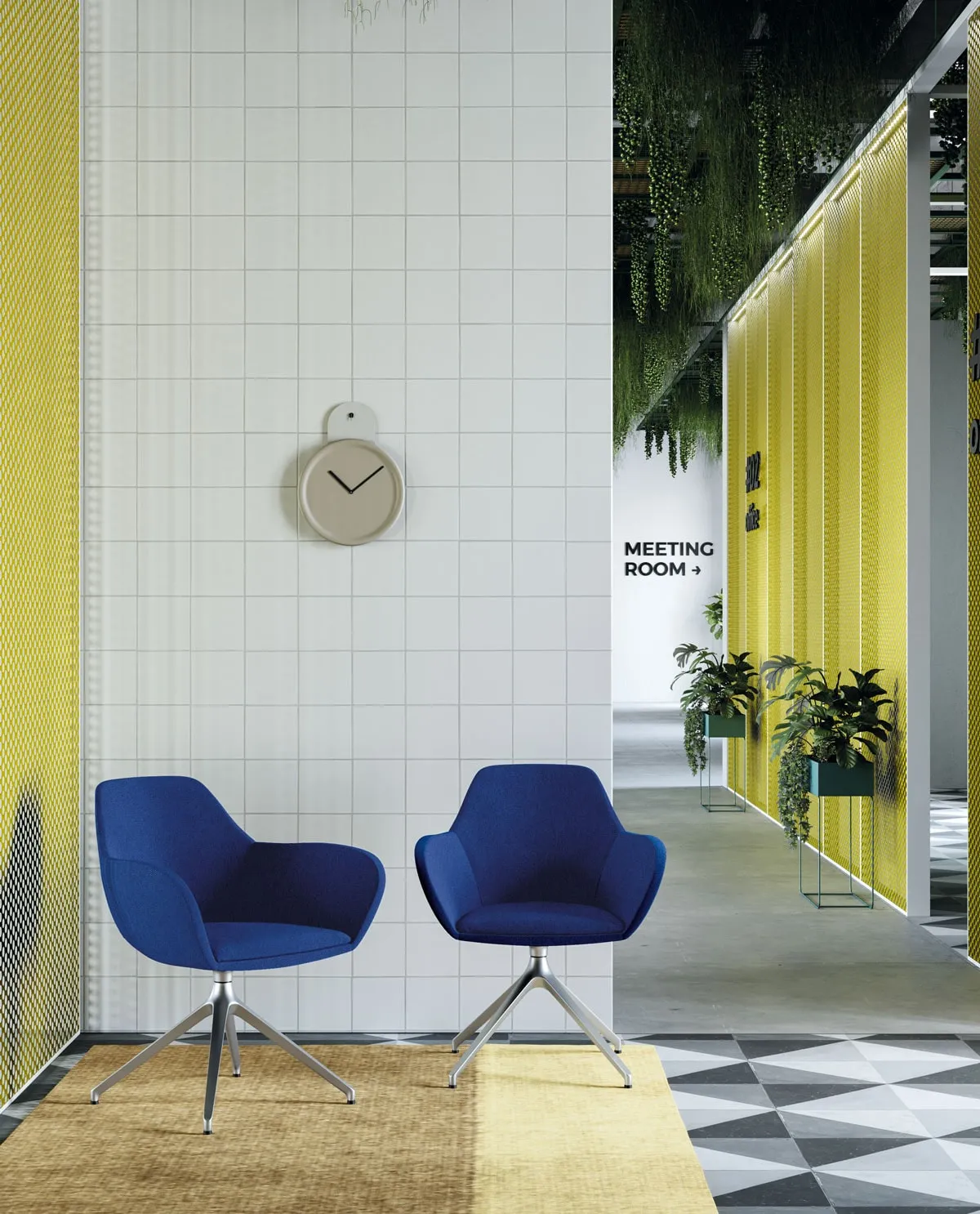 Due poltroncine Skyline Frezza blu su base piramidale accanto a una parete gialla