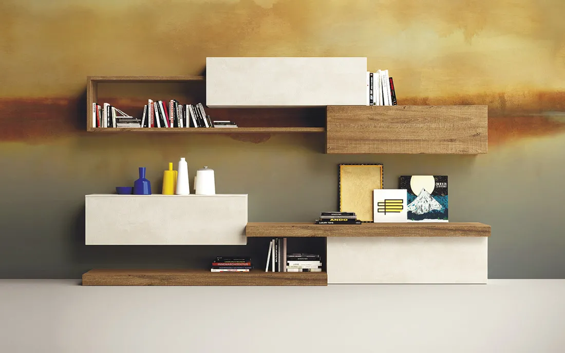 Parete living Smart 2B Italia con pensili chiari e libreria in essenza
