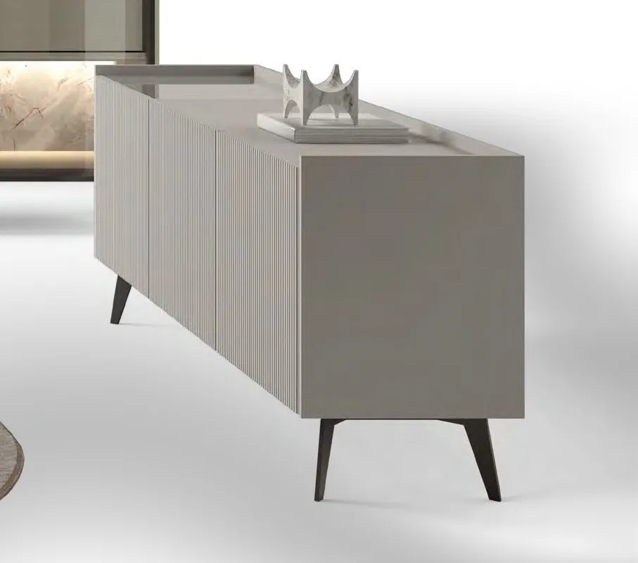 Madia Linear 04 Adriatica grigia con fronte rigato e gambe inclinate