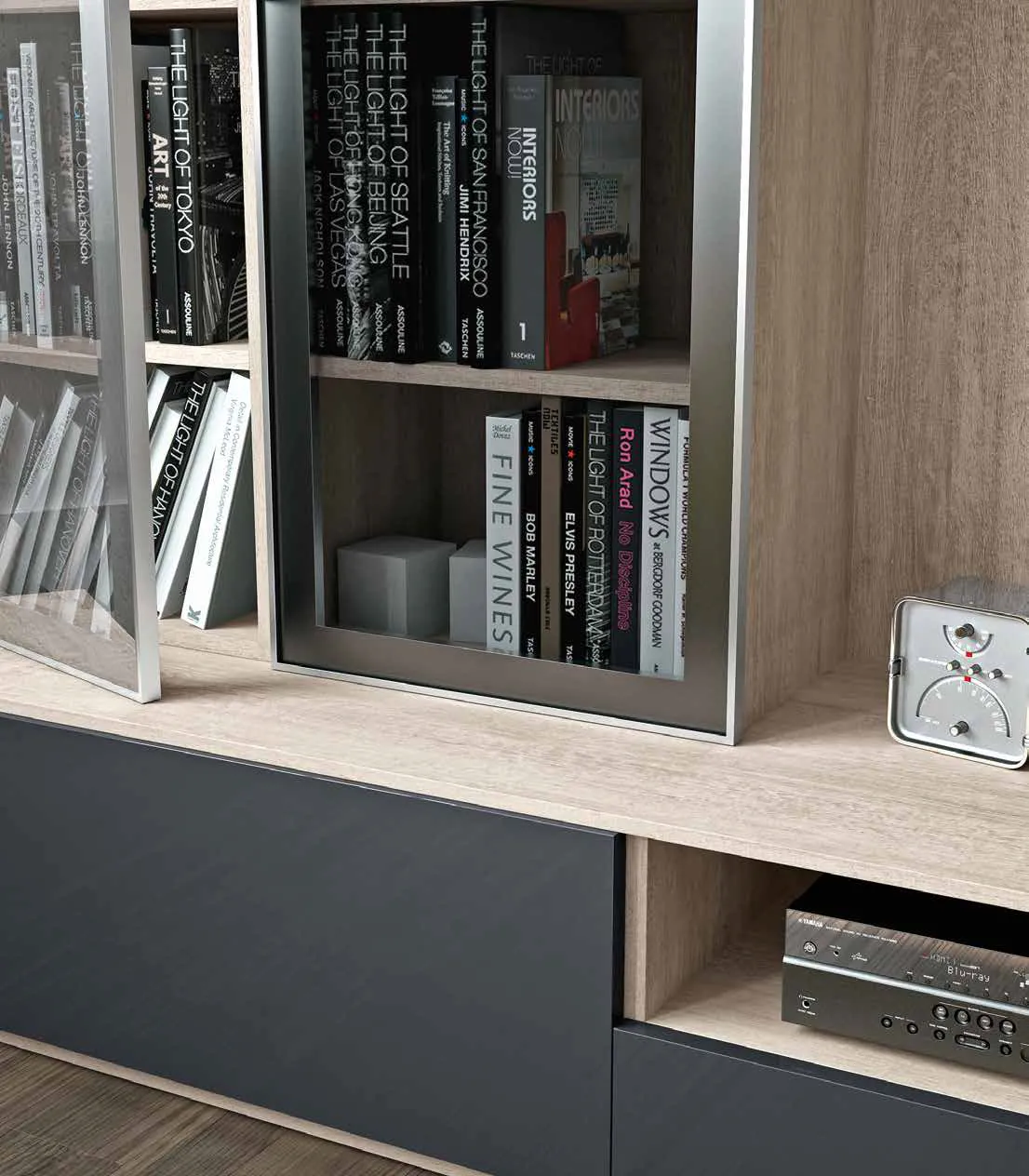 Particolare della libreria 3D 225 Artigianmobili con base grafite