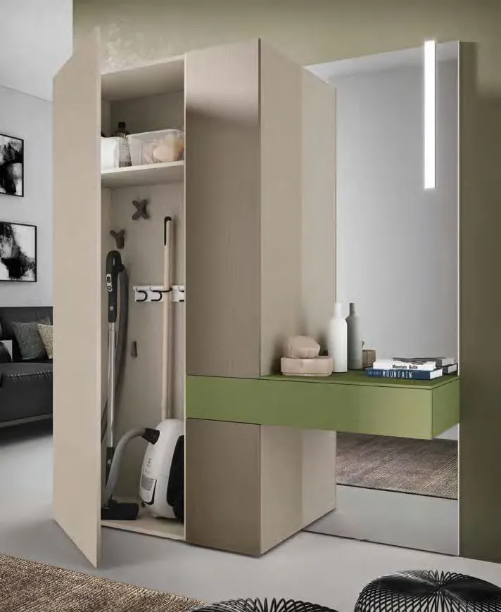 Ingresso Mini 307 Artigianmobili aperto con appendiabiti