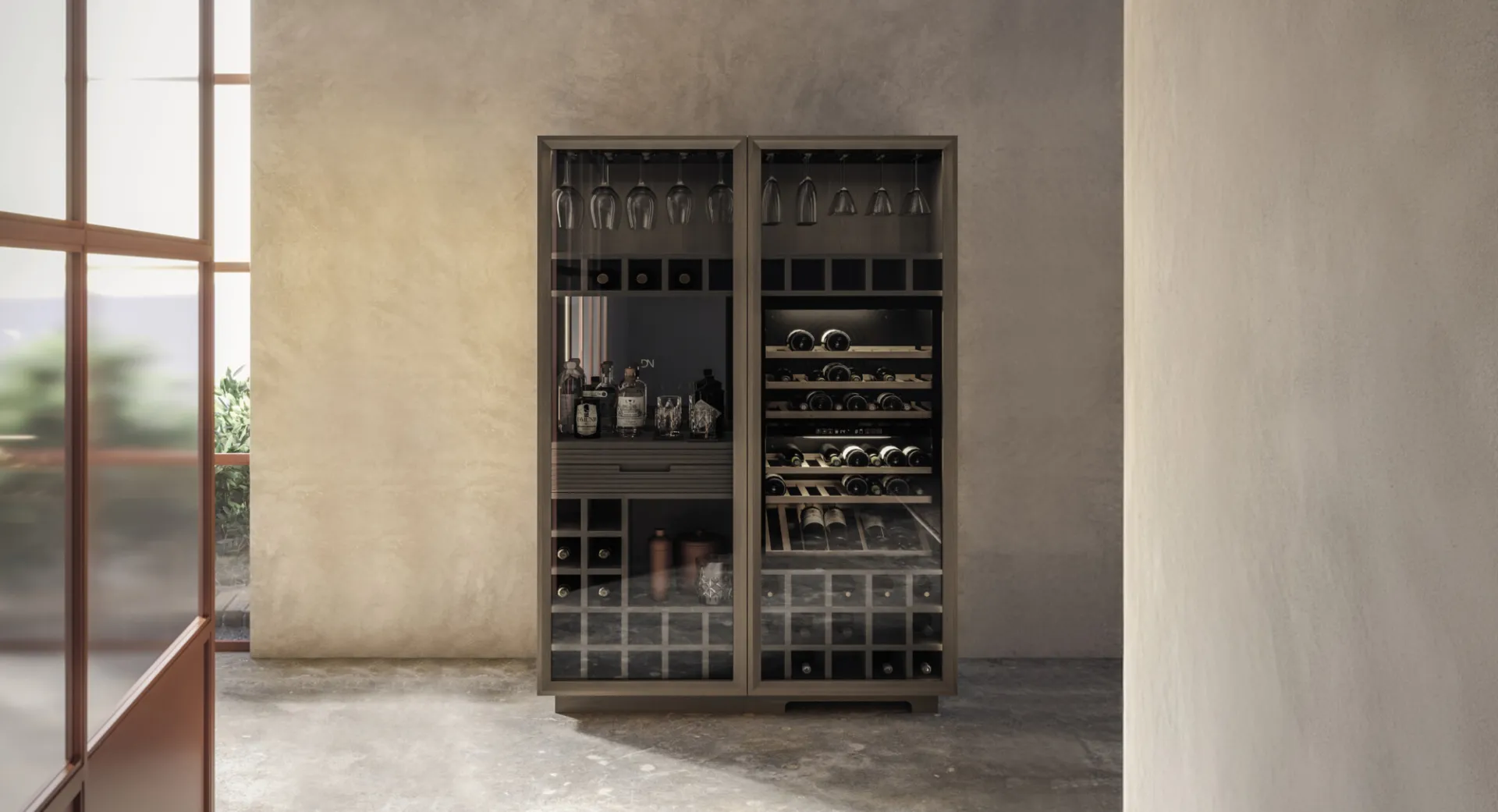 Vineria Volo Devina Nais con ante in vetro fumé in un ambiente con finestre