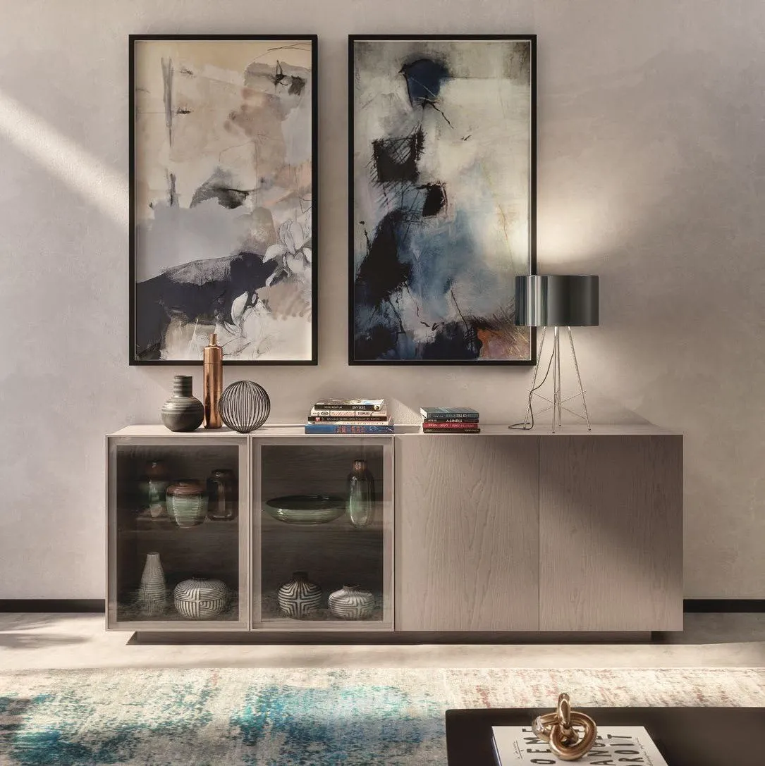 Credenza Trend Style Imba in frassino con due ante a vetro e due piene sotto due quadri