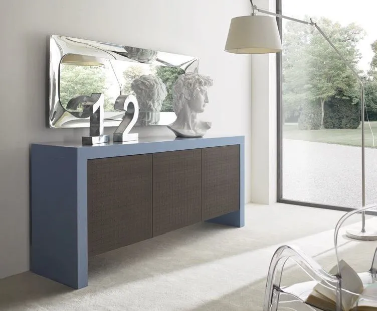 Madia Trend Style Imba a tre ante intagliate con fianchi blu sotto uno specchio
