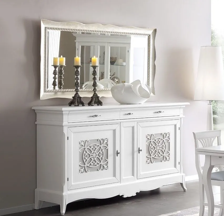 Credenza bianca Trend Style Imba con ante traforate a rosone, ritaglio della scena della sala da pranzo
