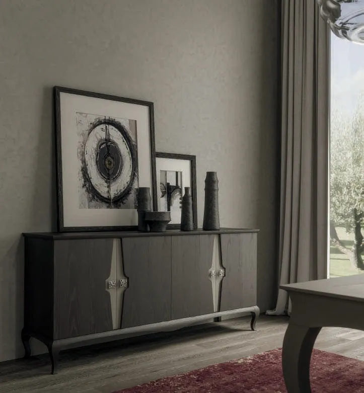 Credenza House Project Imba grigio scuro con maniglie in legno sotto un quadro