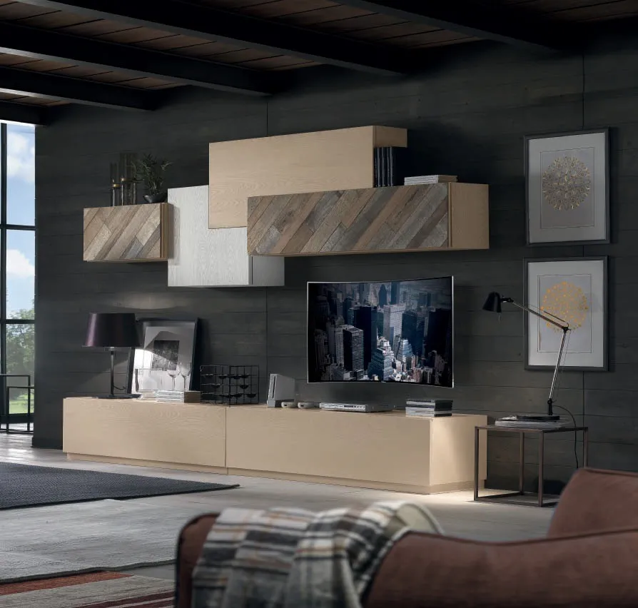 Soggiorno House Project Imba in frassino con pensili sfalsati davanti a una parete scura