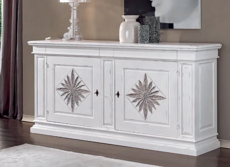 Credenza bianca Marte Imba a due porte con intaglio a margherita