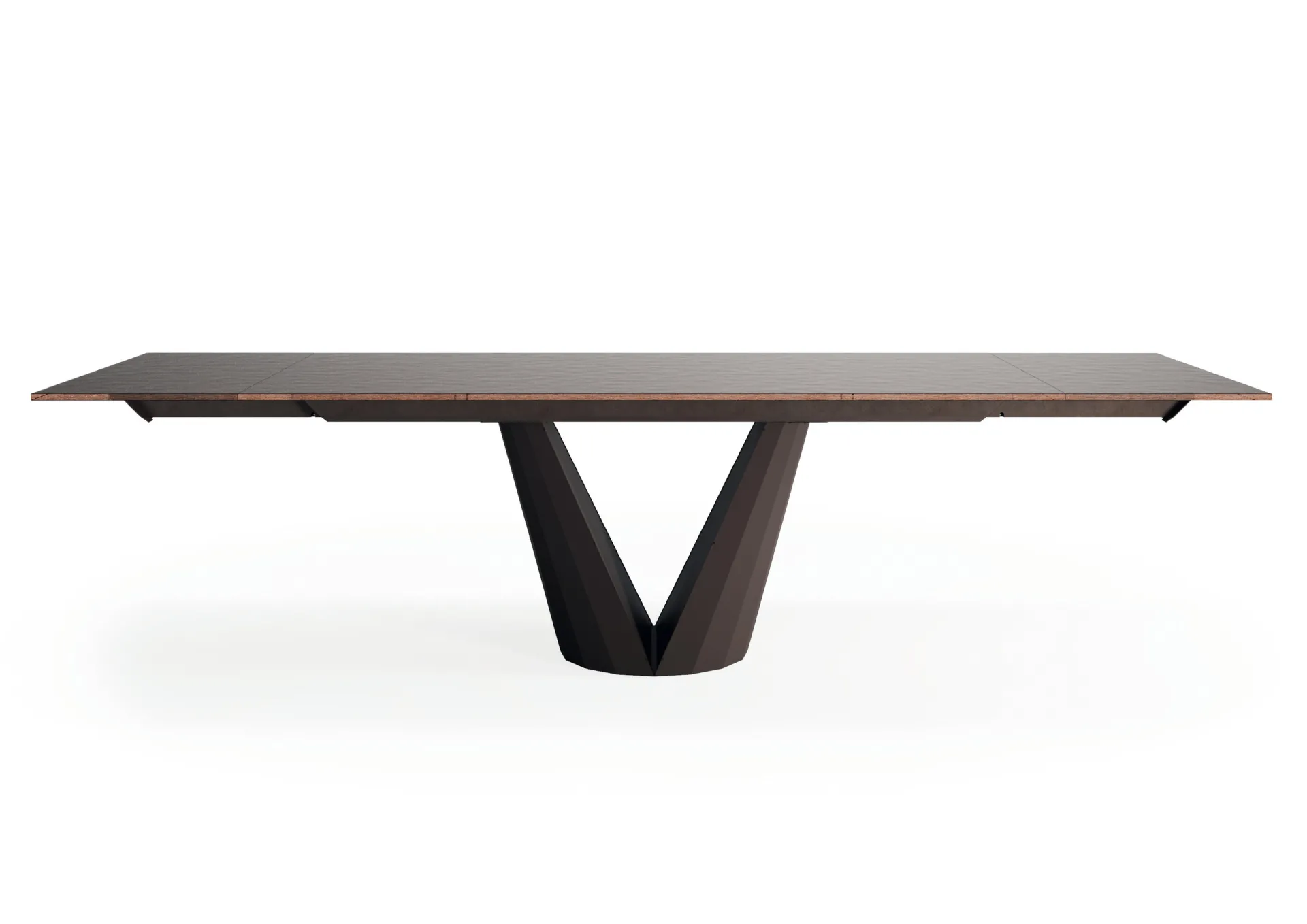 Tavolo Valencia Scavolini allungato su fondo bianco, con base a V sfaccettata e piede tondo