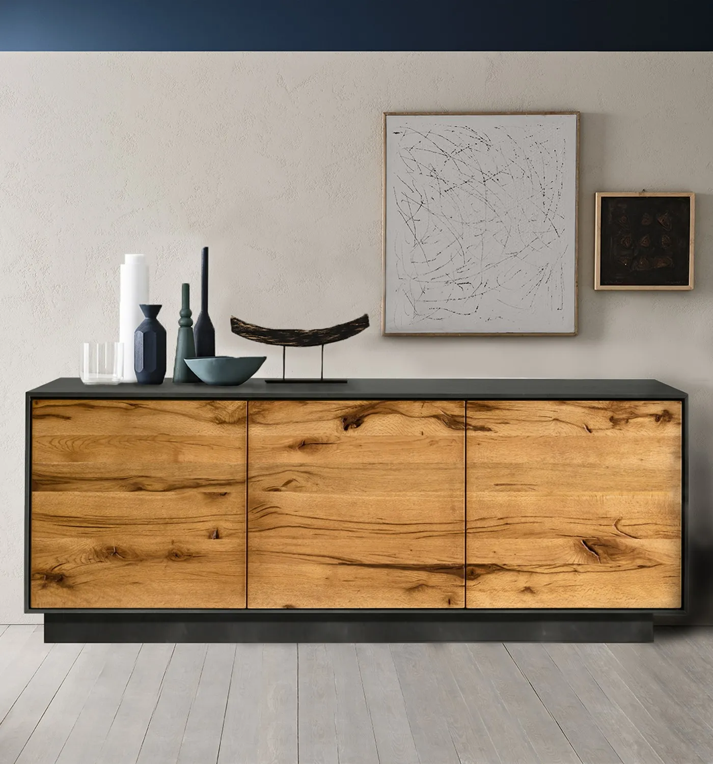 Madia Atlanta Le Fablier su base a telaio con top scuro e ante in rovere naturale