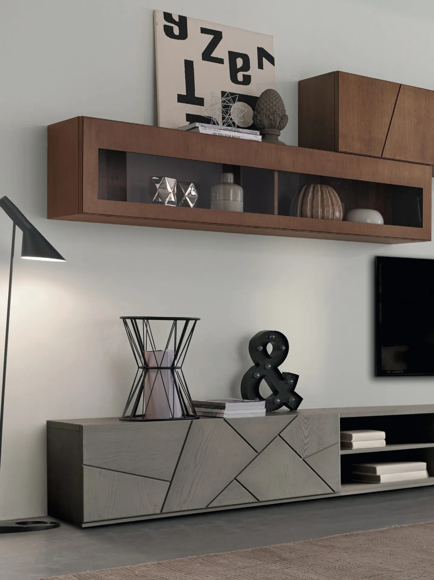 Composizione 103 Decor Modo 10 con pensili in noce e base grigia sospesa